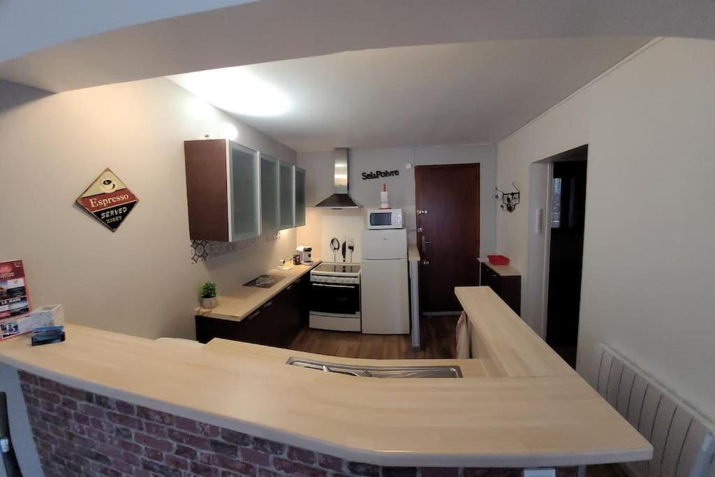 Apartamento Au Calme, 200M Du Centre T2 Avec Balcon Et Parking Cassis Exterior foto